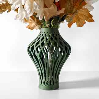 Elegant 3D-printed vase with complex lattice pattern, ideal for contemporary interior decoration.