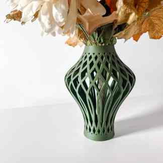 Beautiful 3D-printed lattice vase showcasing modern floral arrangement.