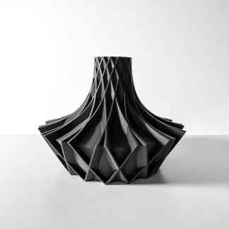 Elegant 3D-printed vase showcasing intricate geometric patterns and modern craftsmanship.
