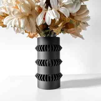 Stylish black 3D printed vase with geometric patterns, perfect for floral arrangements and contemporary decor.