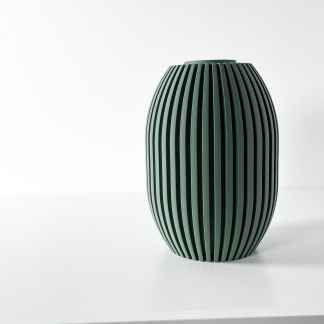 Stylish 3D-printed ceramic vase with vertical ridges, ideal for modern interior decoration.