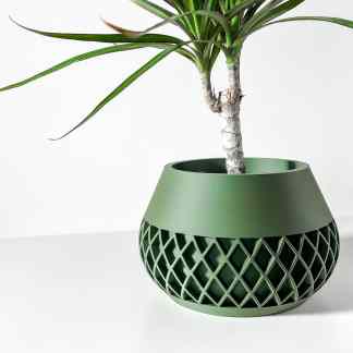 3D printed geometric pattern vase for home decor by AM Square 3D.