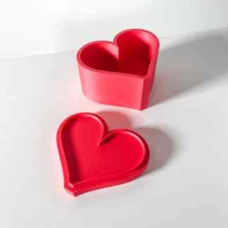 Heart-shaped 3D printed cookie cutters in red for baking, cake decorating, love themes, and special occasions.