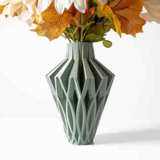 3D-printed geometric vase for decorative and artistic use, featured by AM Square 3D.
