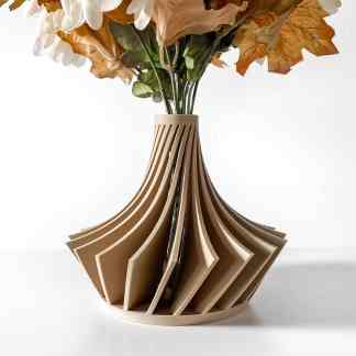 Unique 3D printed flower vase with artistic geometric pattern, perfect for stylish home decoration.