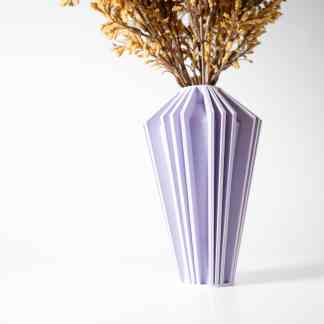 3D printed vase, modern design, dried flowers, innovative 3D printing, AM Square 3D.