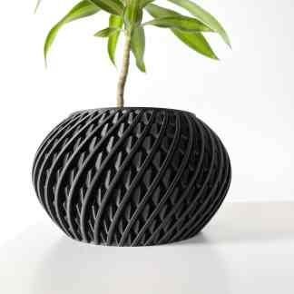 Stunning 3D printed black vase featuring detailed lattice pattern, perfect for contemporary interior décor and artistic displays.