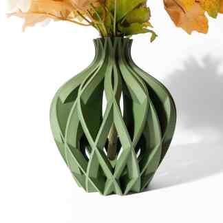Detailed 3D printed geometric vase showcasing advanced additive manufacturing techniques.