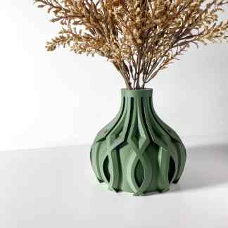 High-quality 3D printed green vase featuring an elaborate geometric pattern, perfect for stylish home decoration.