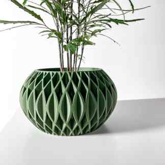 Vase with detailed 3D printed geometric pattern, ideal for modern home decor and plant arrangements.