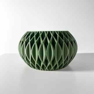 Elegant 3D printed green vase with geometric lattice pattern, ideal for modern home decor.