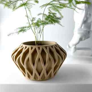 3D-printed decorative vase with detailed lattice pattern, highlighting innovative 3D printing craftsmanship.