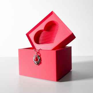 3D printed heart-shaped jewelry box with intricate design, perfect for gifts and home decor.