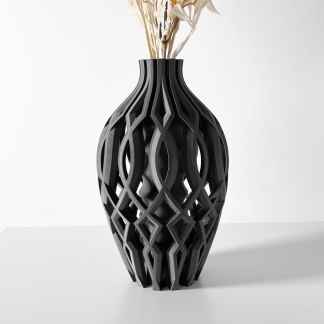 3D printed black vase with lattice pattern, ideal for contemporary interior decoration.